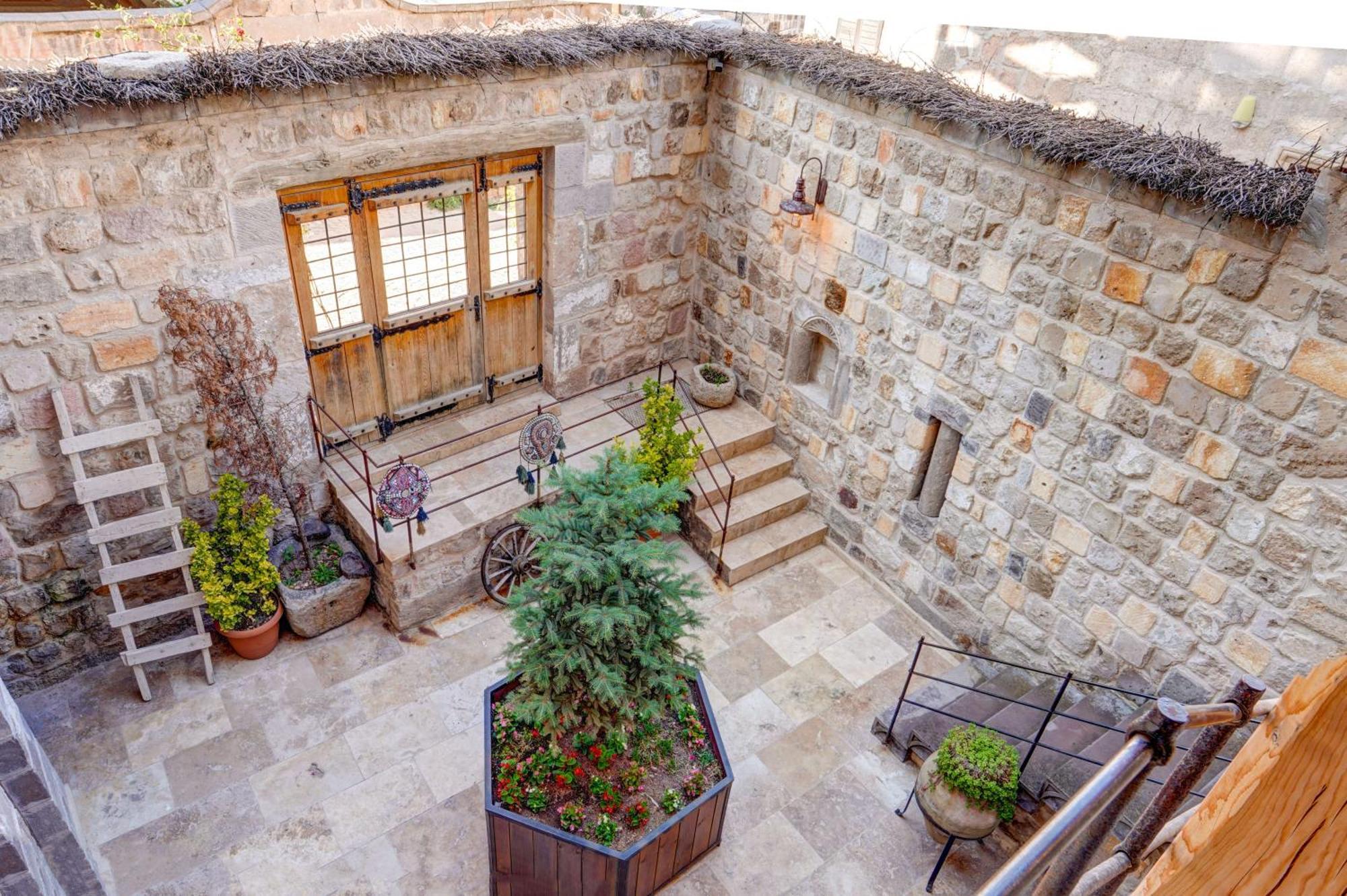 Vasil Cave Hotel Учгісар Екстер'єр фото