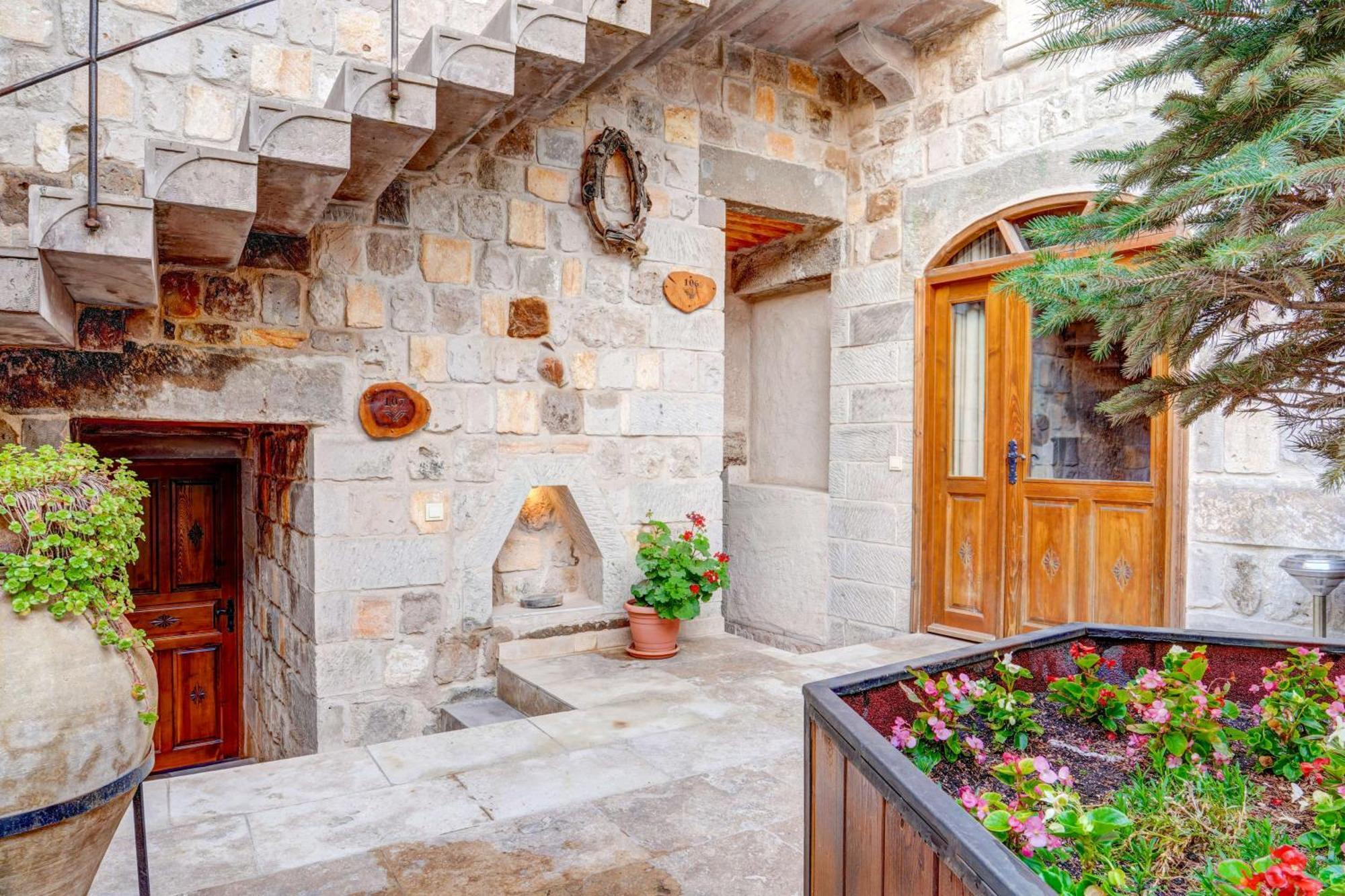 Vasil Cave Hotel Учгісар Екстер'єр фото